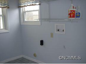 282 Phillipsville Loop Canton, NC 28716 - Photo 10 of 19