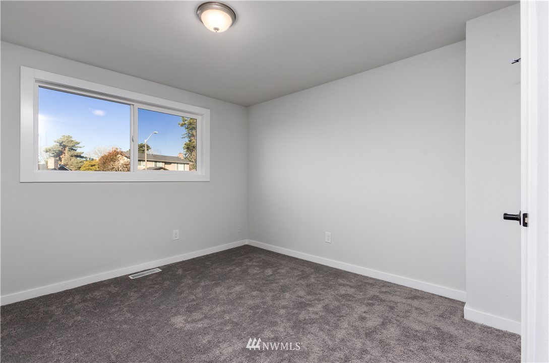 1675 Index Avenue Southeast Renton, WA 98058 - Photo 15 of 21 Gallery Image 15