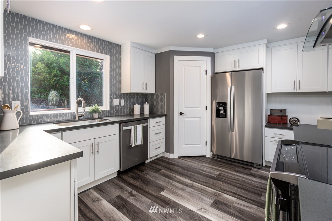 1675 Index Avenue Southeast Renton, WA 98058 - Photo 6 of 21 Gallery Image 6