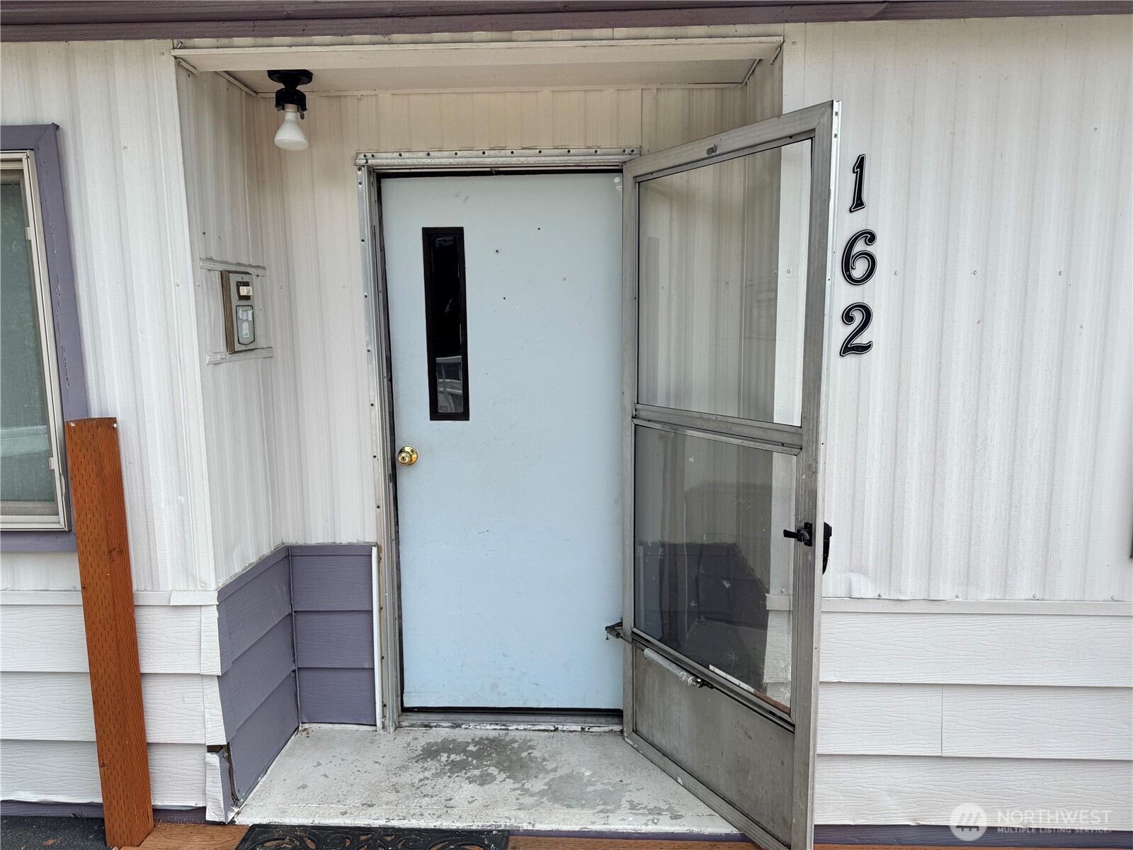 5600 Mt Solo Road, Unit 162 Longview, WA 98632 - Photo 4 of 20 a bathroom with a glass door shower