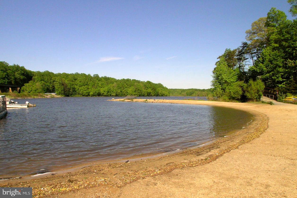 5937 Atteentee Road Springfield, VA 22150 - Photo 14 of 44 a view of lake view and mountain view