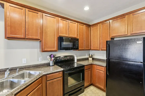 $219,900 | 5673 Brownstone Drive, Unit 5673, Indianapolis, IN 46220