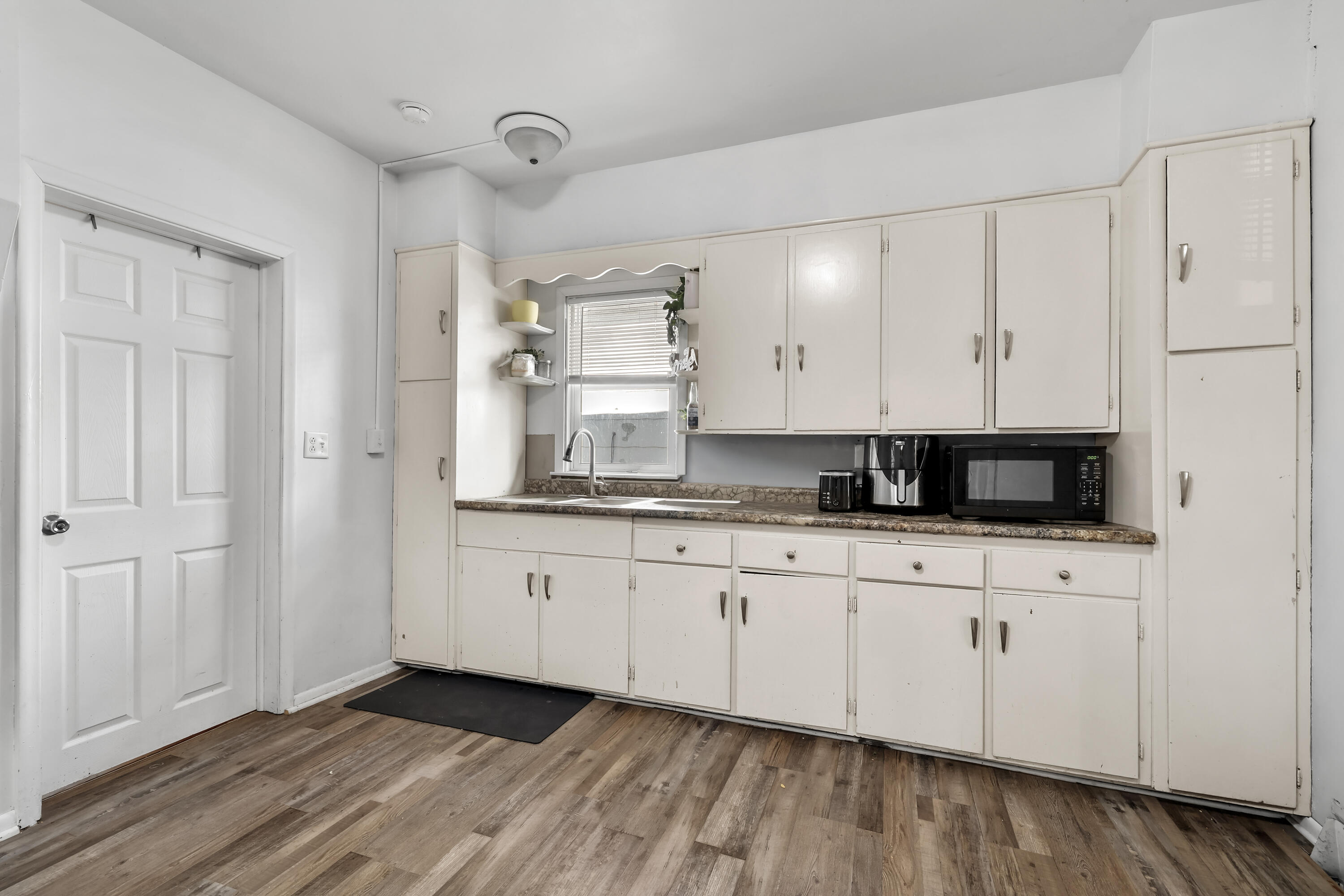 1708 Market Street La Crosse, WI 54601 - Photo 4 of 15 _C8A6507