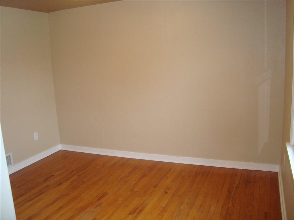 49 Rose Leaf Road Pittsburgh, PA 15220 - Photo 14 of 21 Gallery Image 14