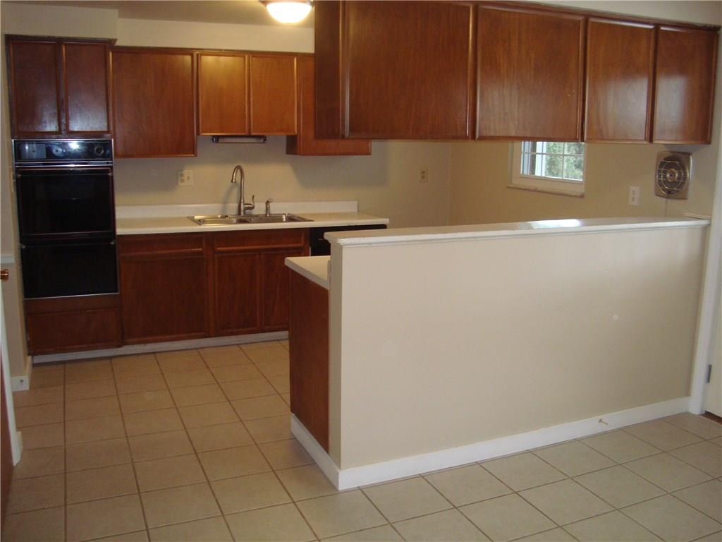 49 Rose Leaf Road Pittsburgh, PA 15220 - Photo 8 of 21 Gallery Image 8