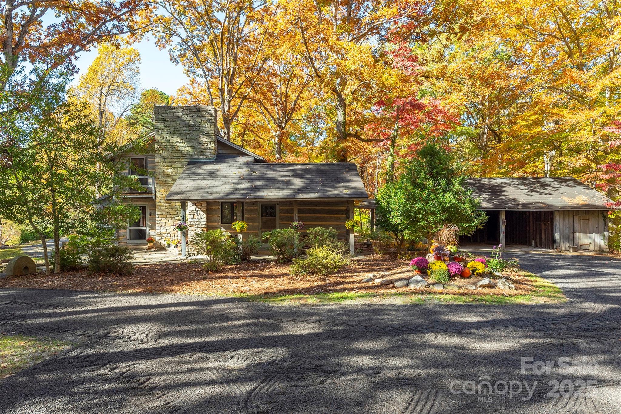 102 Weaver Mill Road Columbus, NC 28722 - Photo 3 of 43