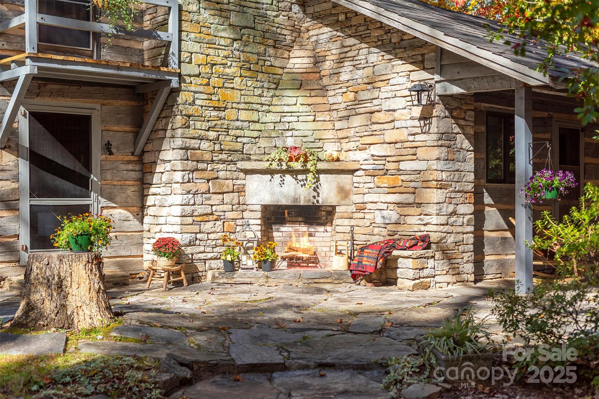 102 Weaver Mill Road Columbus, NC 28722 - Photo 4 of 43