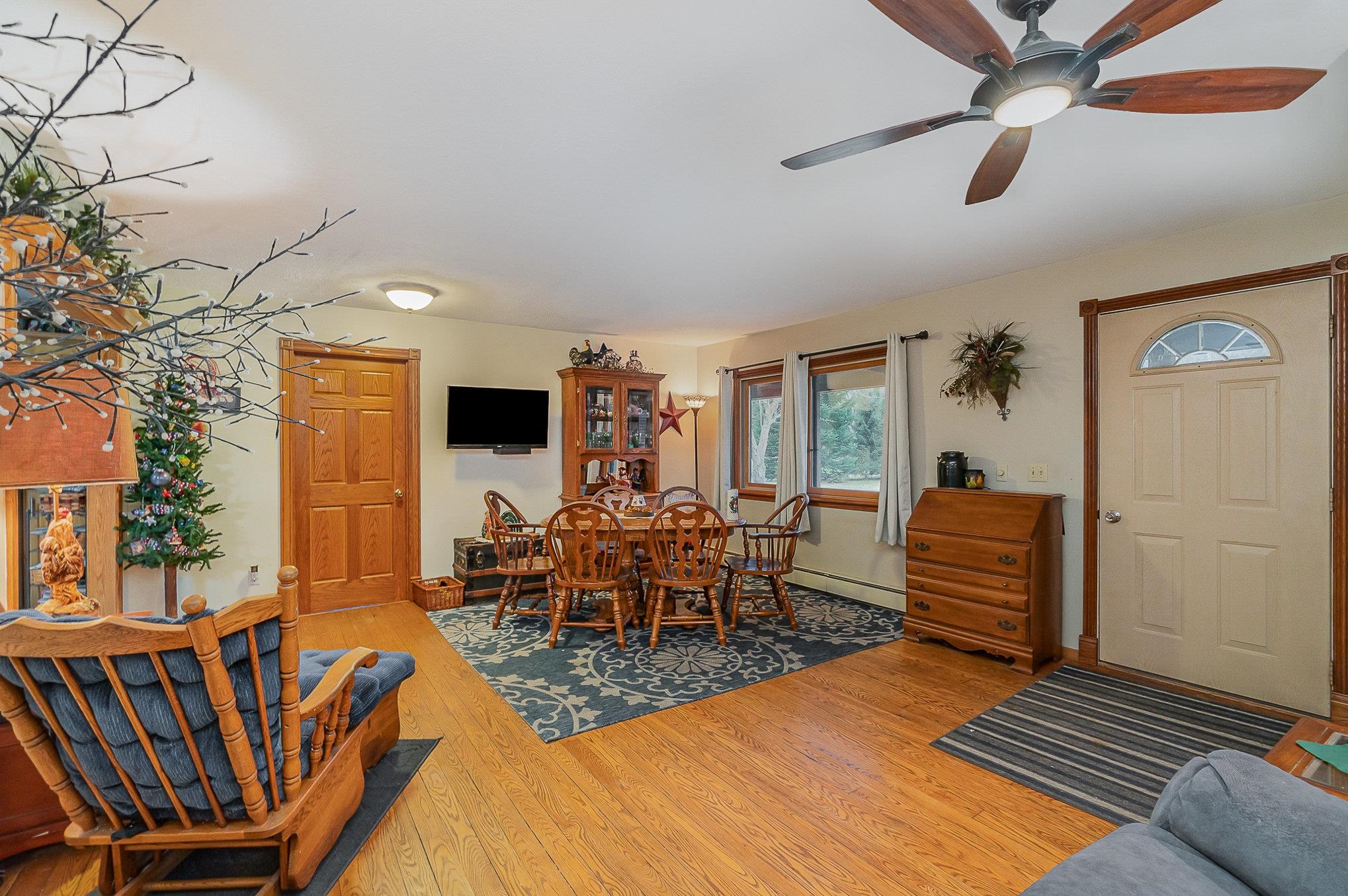 4602 North Elevator Road Pinconning, MI 48650 - Photo 5 of 27