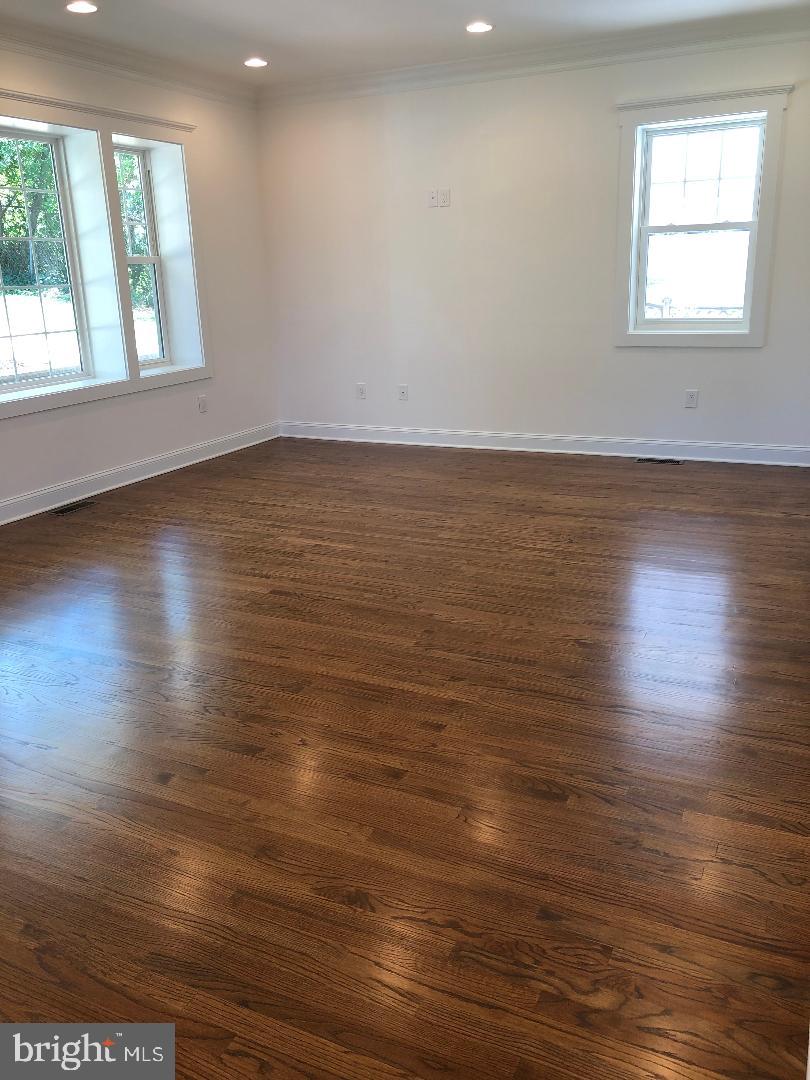 8903 Ridge Place Bethesda, MD 20817 - Photo 8 of 20 Great Room