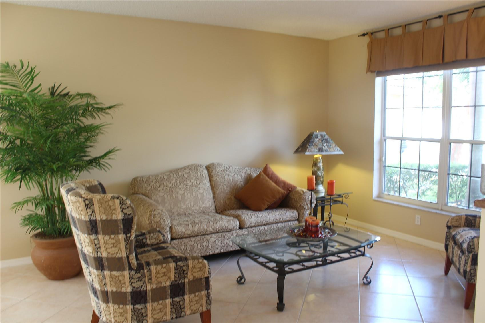 18222 Southwest 27th Street Miramar, FL 33029 - Photo 4 of 21 Photo 4