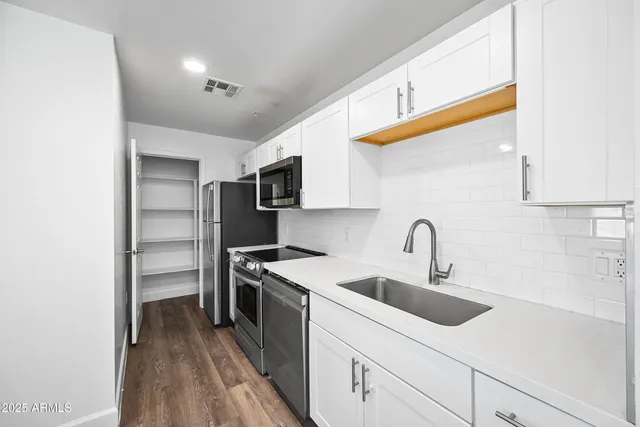 $1,699 | 3065 North 67th Avenue, Unit 229, Phoenix, AZ 85033