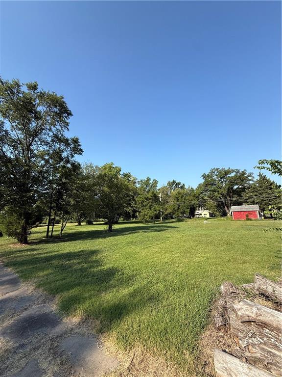 402 South 4th Street Iola, KS 66749 - Photo 2 of 4