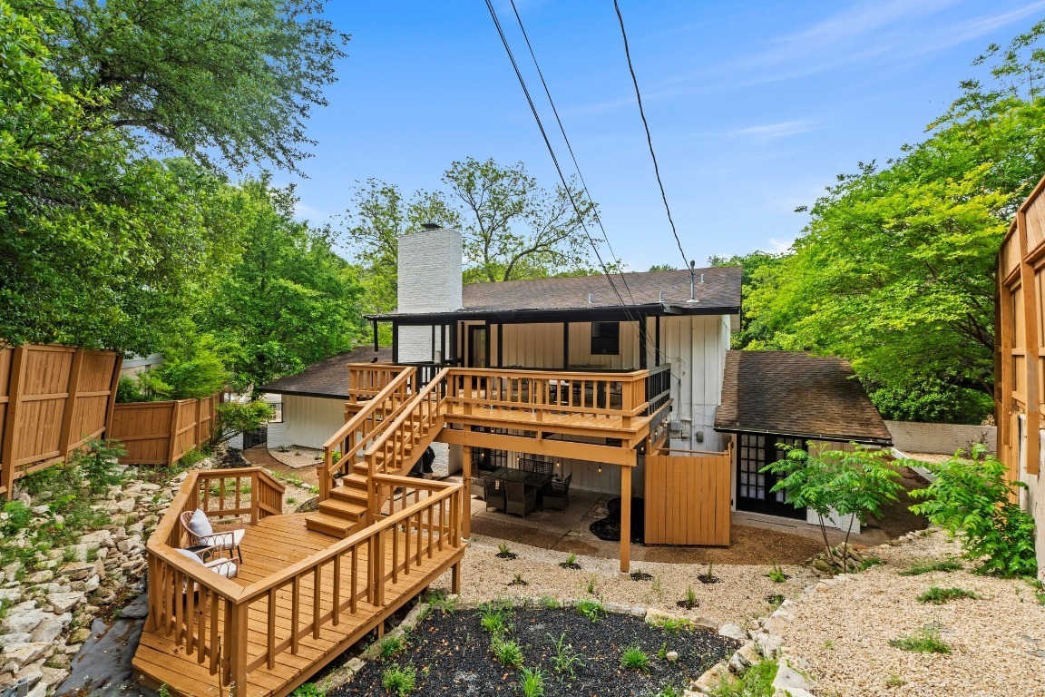3520 Highland View Drive Austin, TX 78731 - Photo 36 of 38 an outdoor view of garden with patio