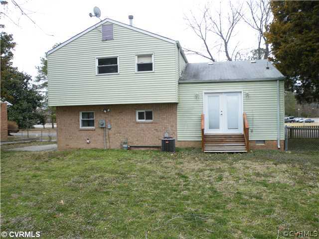 9609 Krause Road Chesterfield, VA 23832 - Photo 17 of 17 a front view of a house with a yard