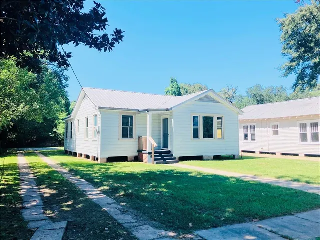 $105,000 | 604 South Holly Street, Bunkie, LA 71322