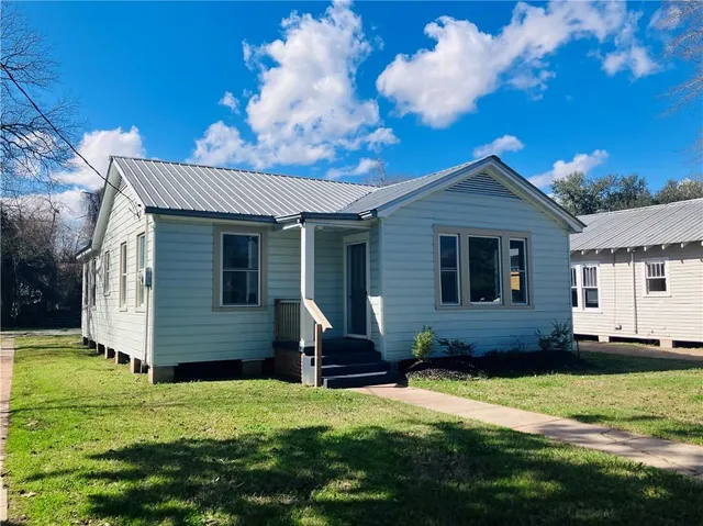 $105,000 | 604 South Holly Street, Bunkie, LA 71322
