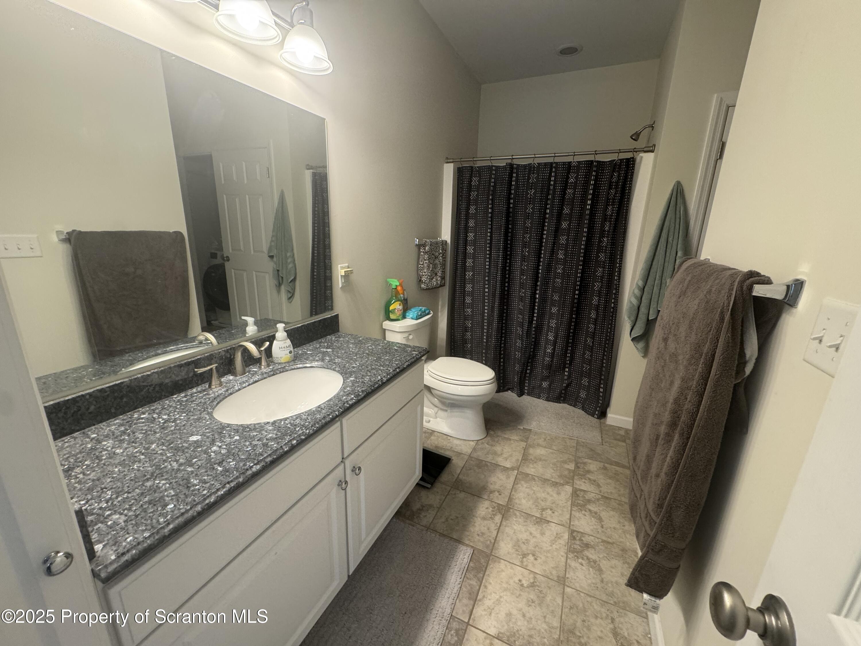 34 Wyndham Road Clarks Summit, PA 18411 - Photo 9 of 14 Master Bathroom