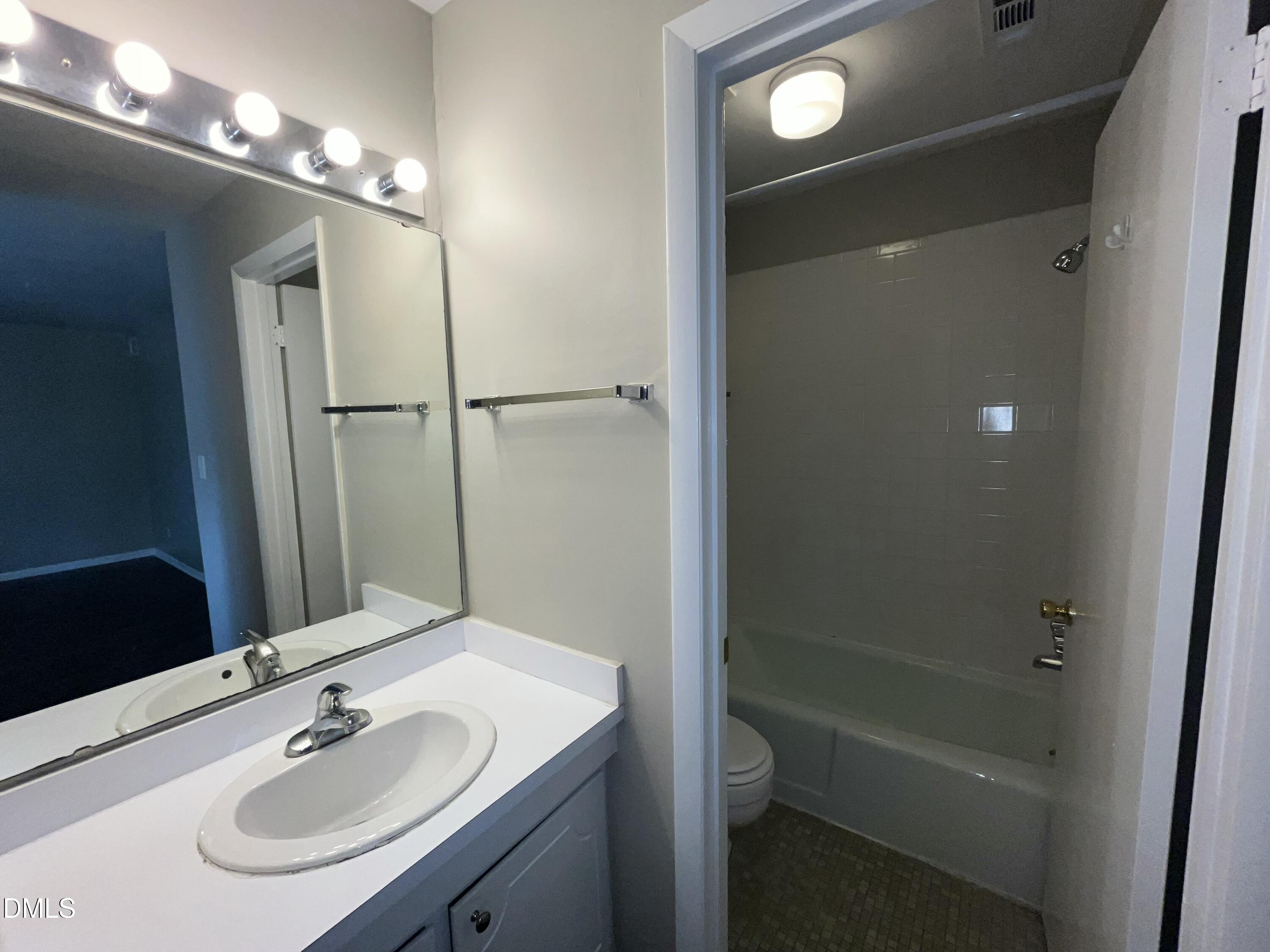 1022 Sandlin Place, Unit J Raleigh, NC 27606 - Photo 15 of 16 IMG_6465