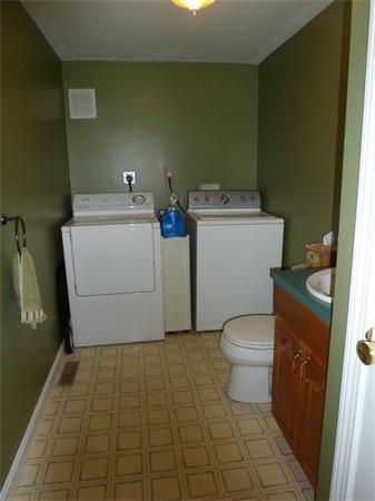20 Merrymount Road Weymouth, MA 02190 - Photo 17 of 24 Gallery Image 17