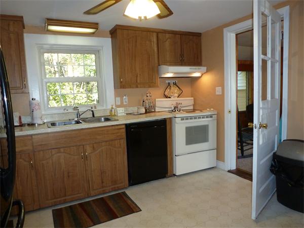 20 Merrymount Road Weymouth, MA 02190 - Photo 3 of 24 Gallery Image 3
