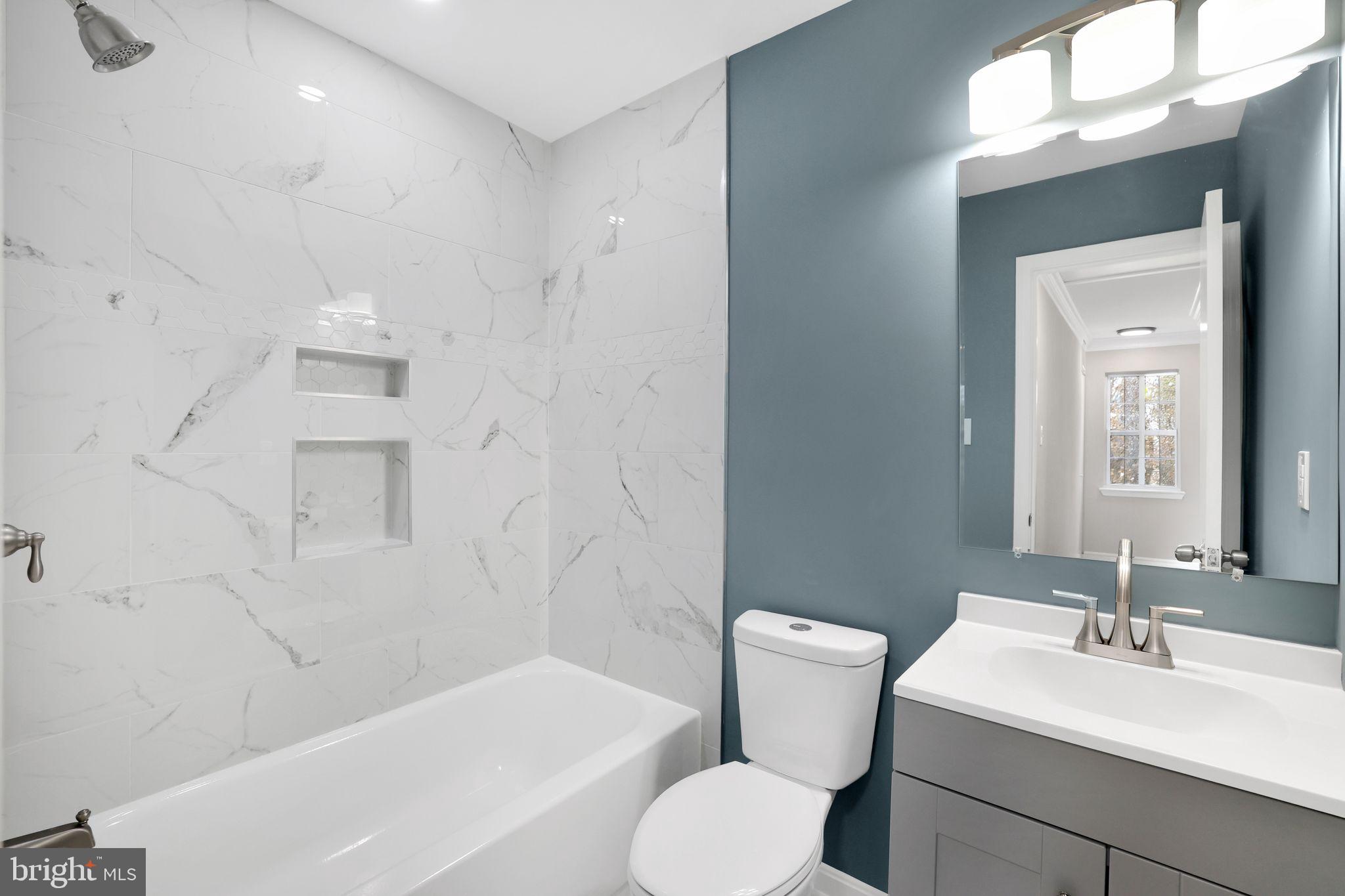 815 Cedar Court La Plata, MD 20646 - Photo 23 of 43 a bathroom with a sink toilet and bathtub