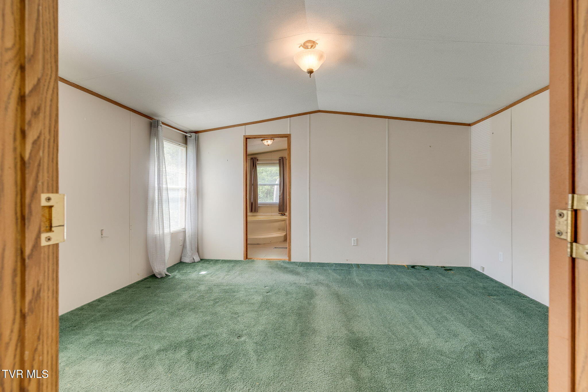 120 Bear Hollow Road Bristol, TN 37620 - Photo 13 of 43 012