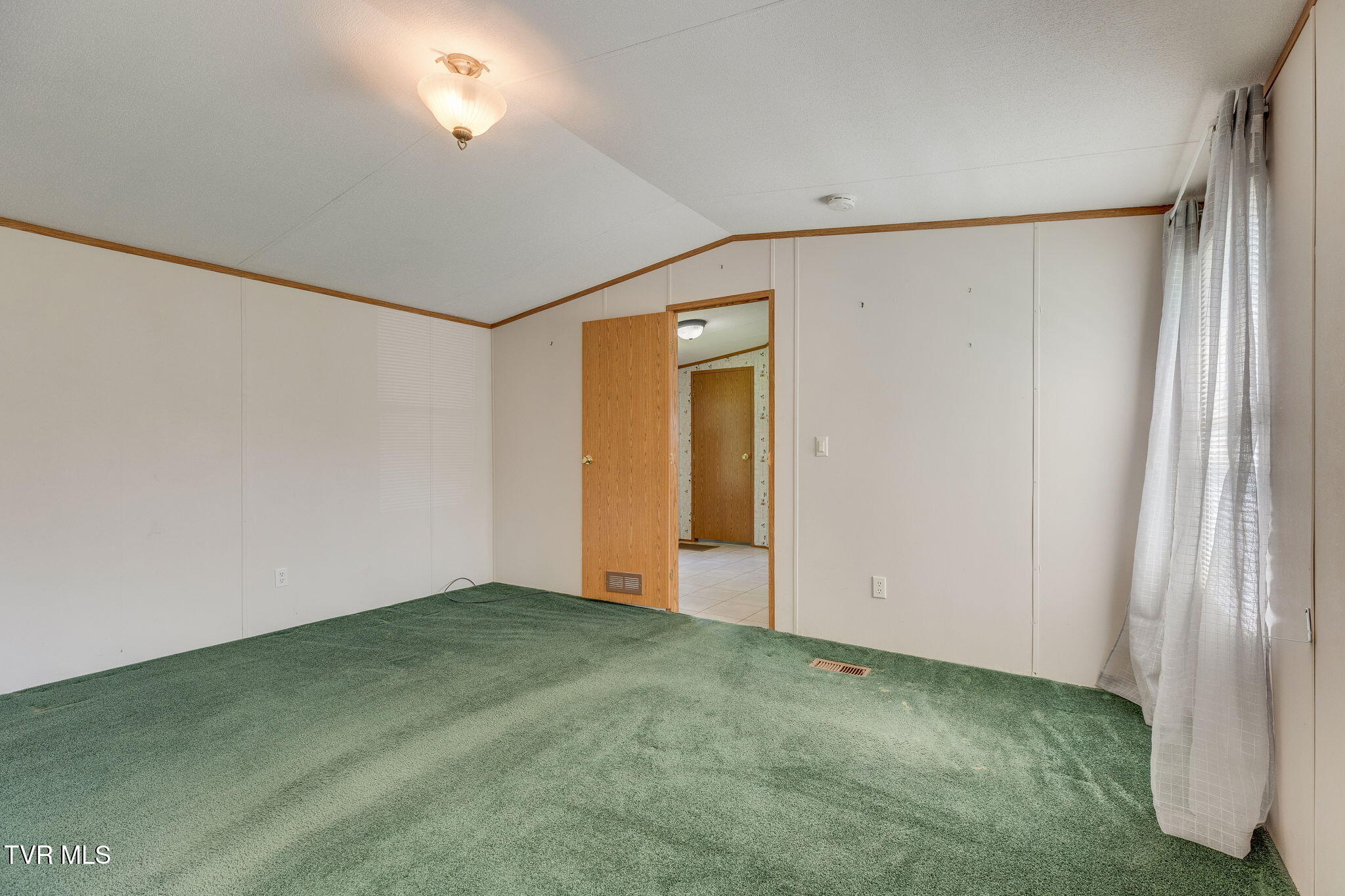 120 Bear Hollow Road Bristol, TN 37620 - Photo 14 of 43 013