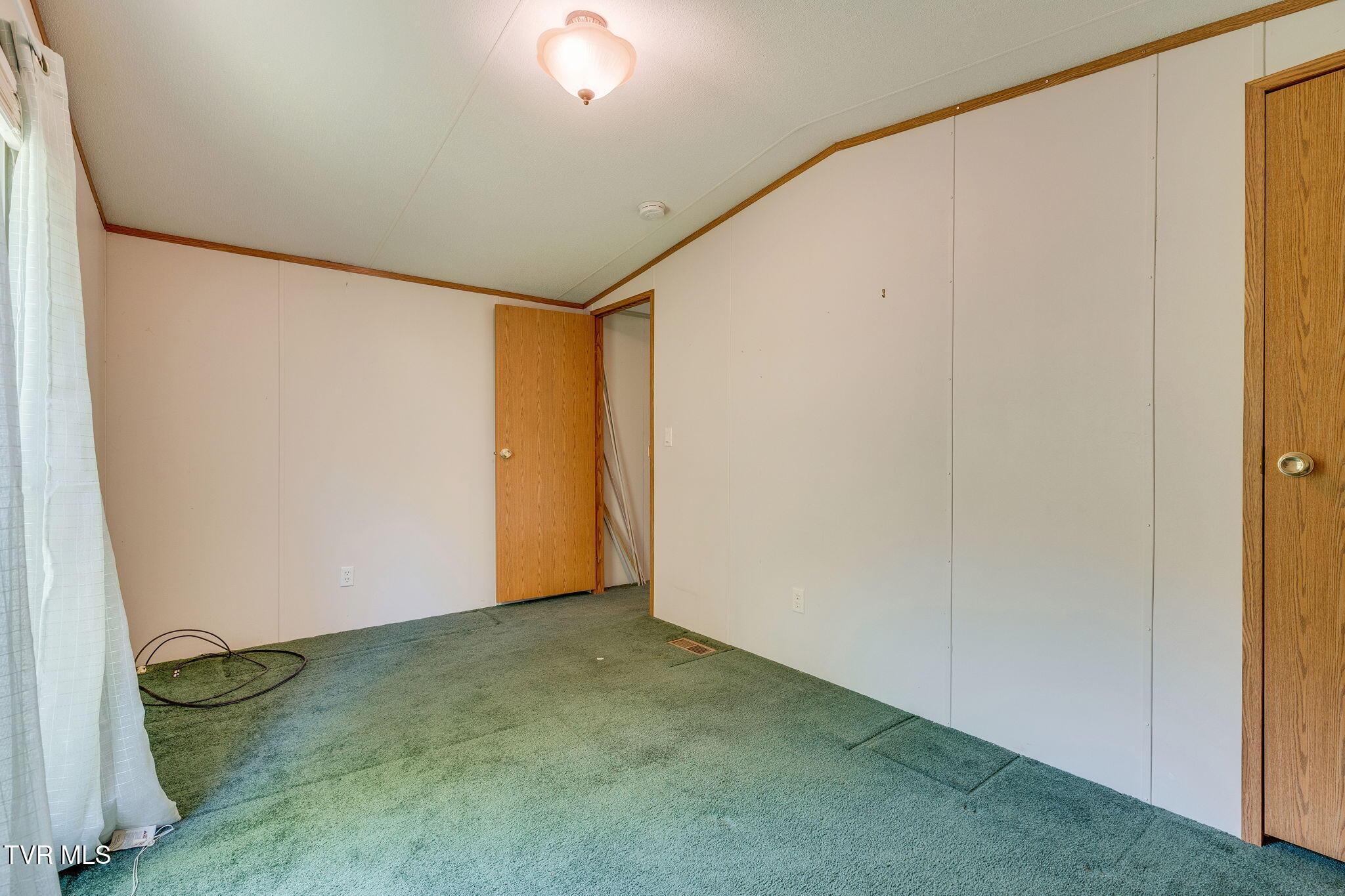 120 Bear Hollow Road Bristol, TN 37620 - Photo 18 of 43 017