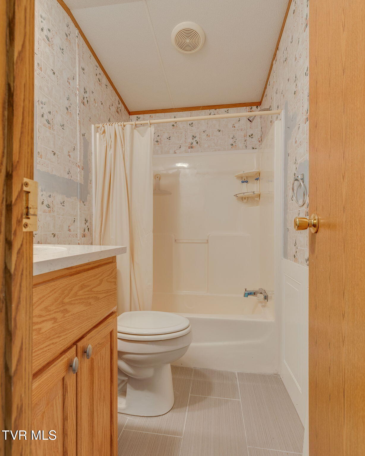 120 Bear Hollow Road Bristol, TN 37620 - Photo 19 of 43 018