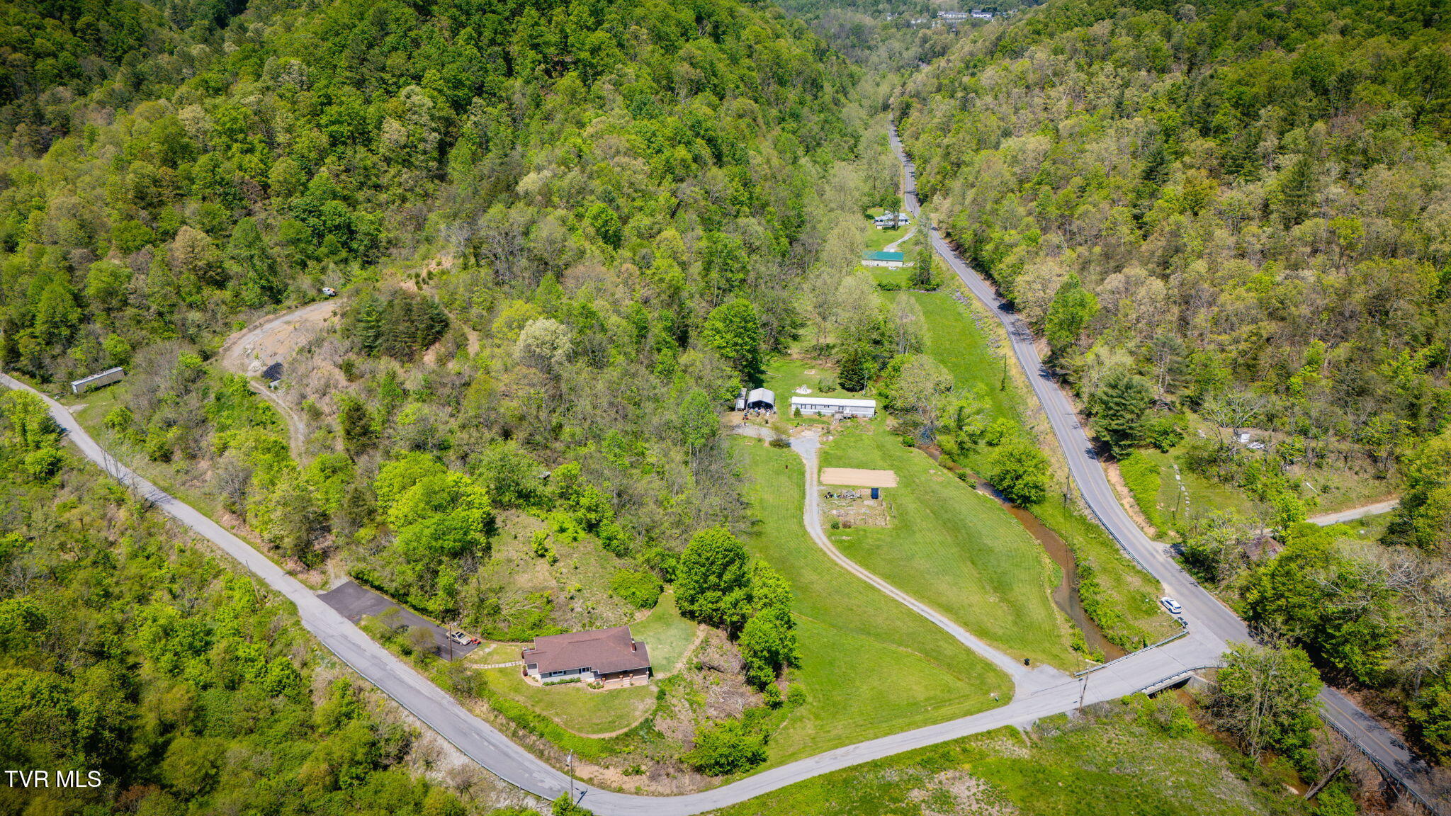 120 Bear Hollow Road Bristol, TN 37620 - Photo 24 of 43 101