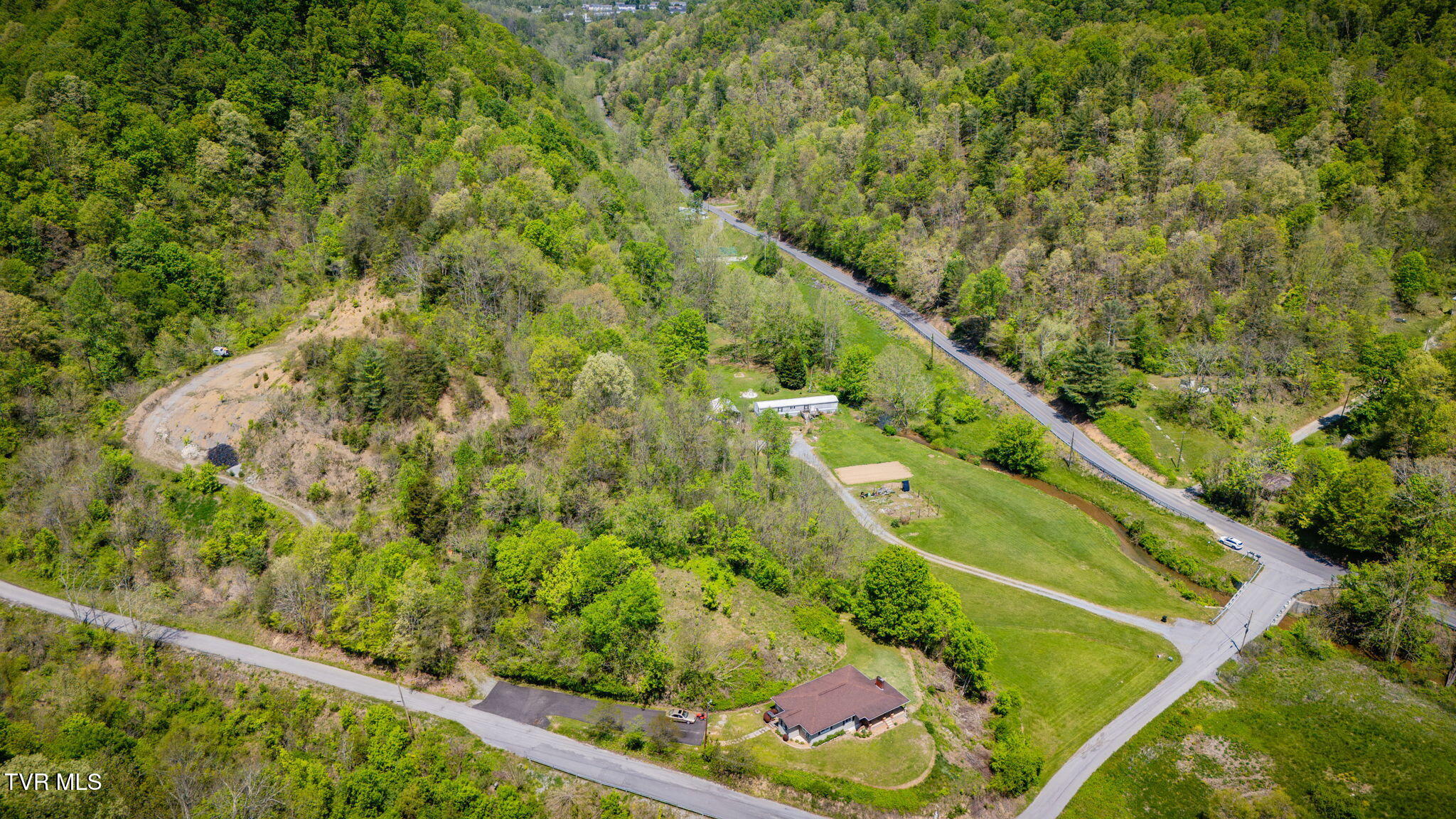 120 Bear Hollow Road Bristol, TN 37620 - Photo 28 of 43 105