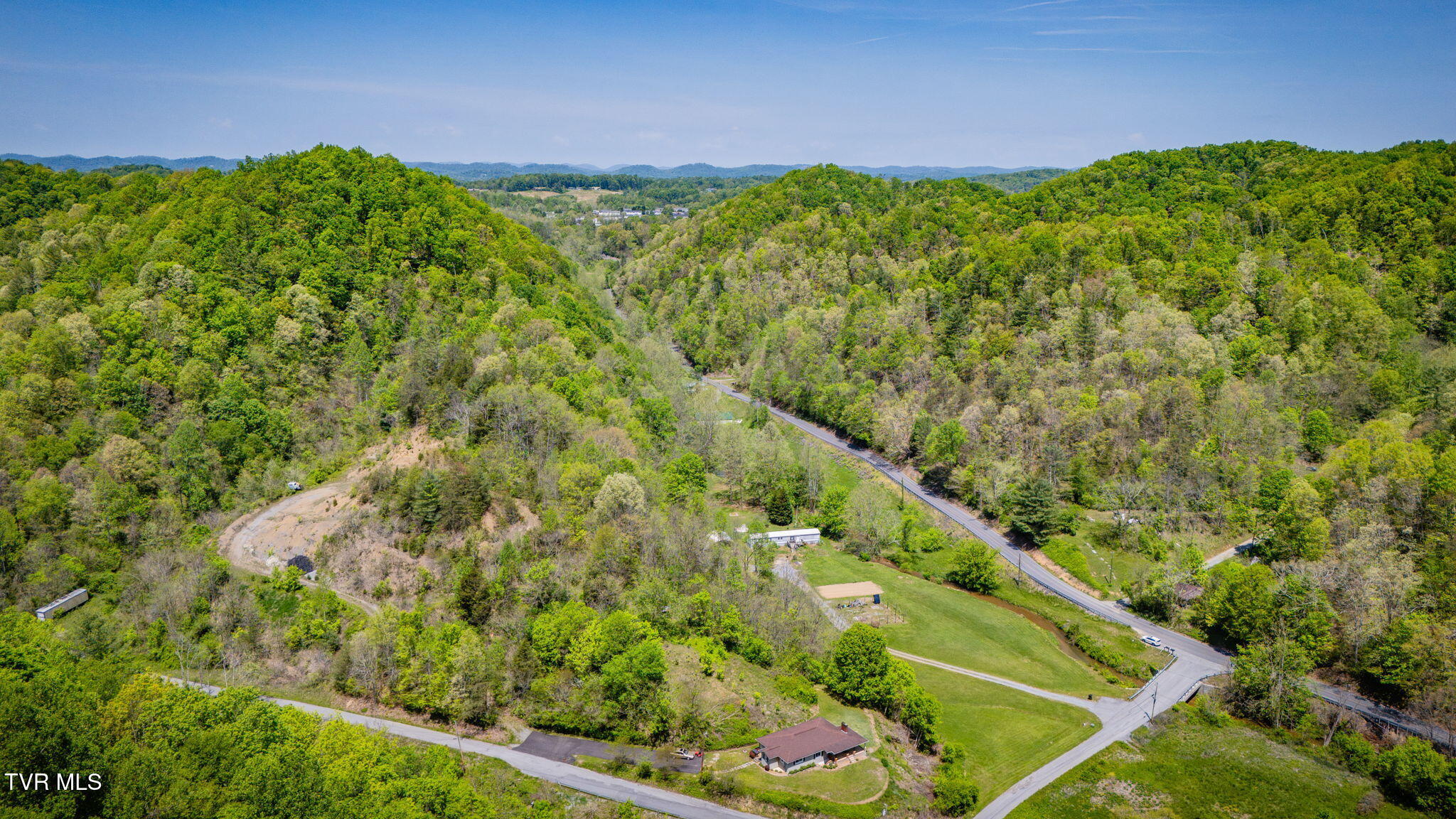 120 Bear Hollow Road Bristol, TN 37620 - Photo 29 of 43 106