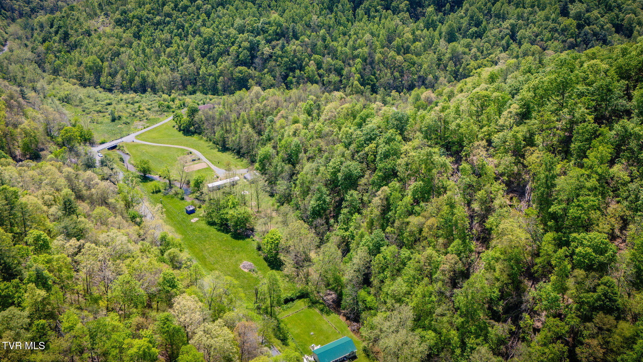 120 Bear Hollow Road Bristol, TN 37620 - Photo 32 of 43 109