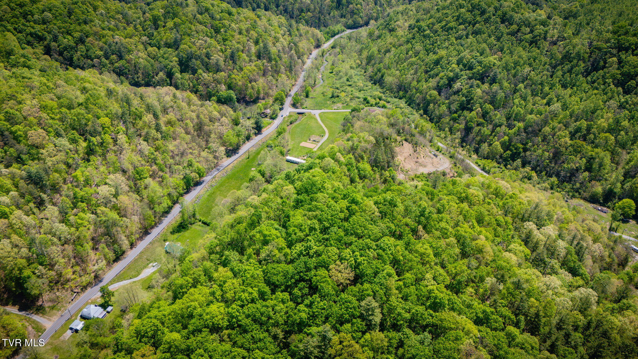 120 Bear Hollow Road Bristol, TN 37620 - Photo 34 of 43 111