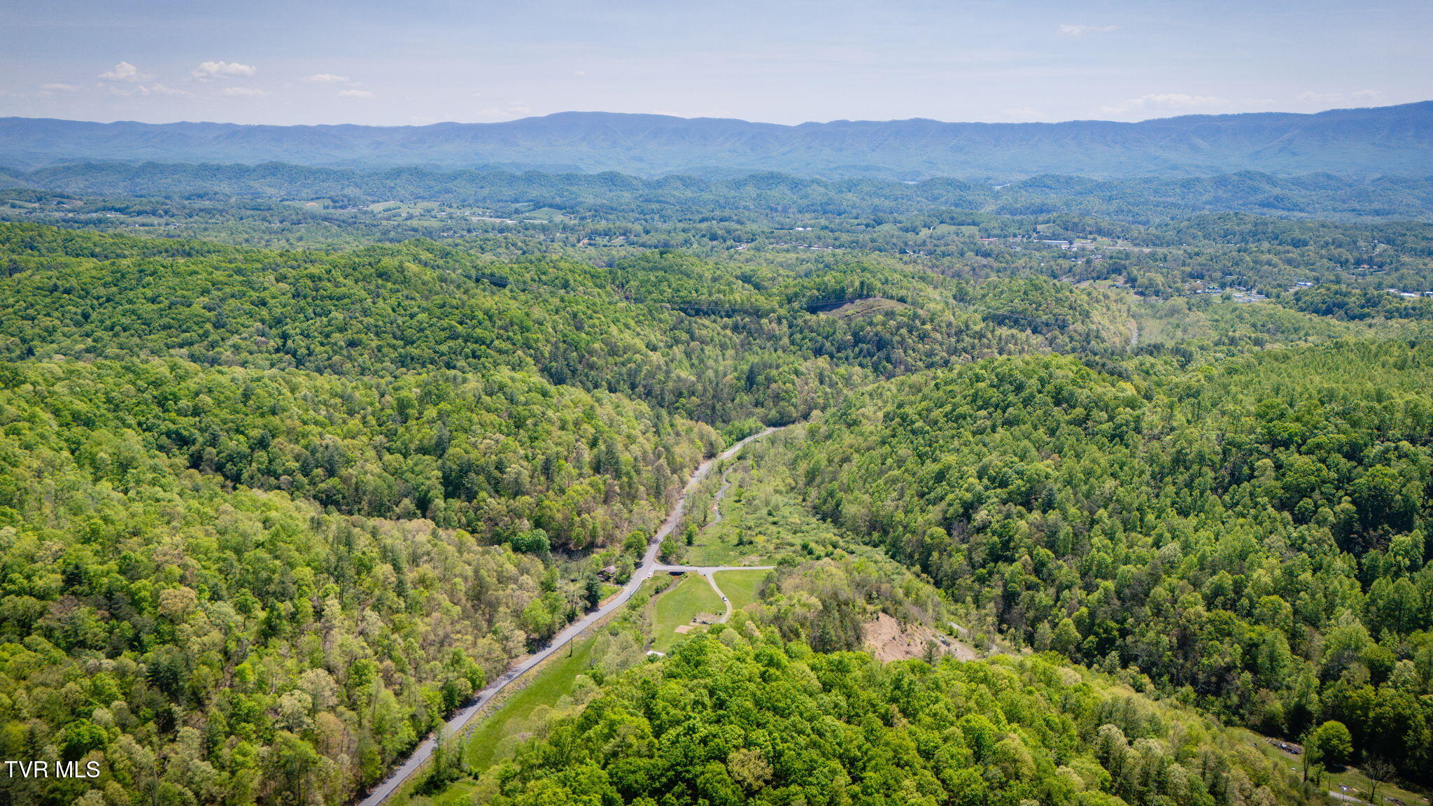 120 Bear Hollow Road Bristol, TN 37620 - Photo 35 of 43 112