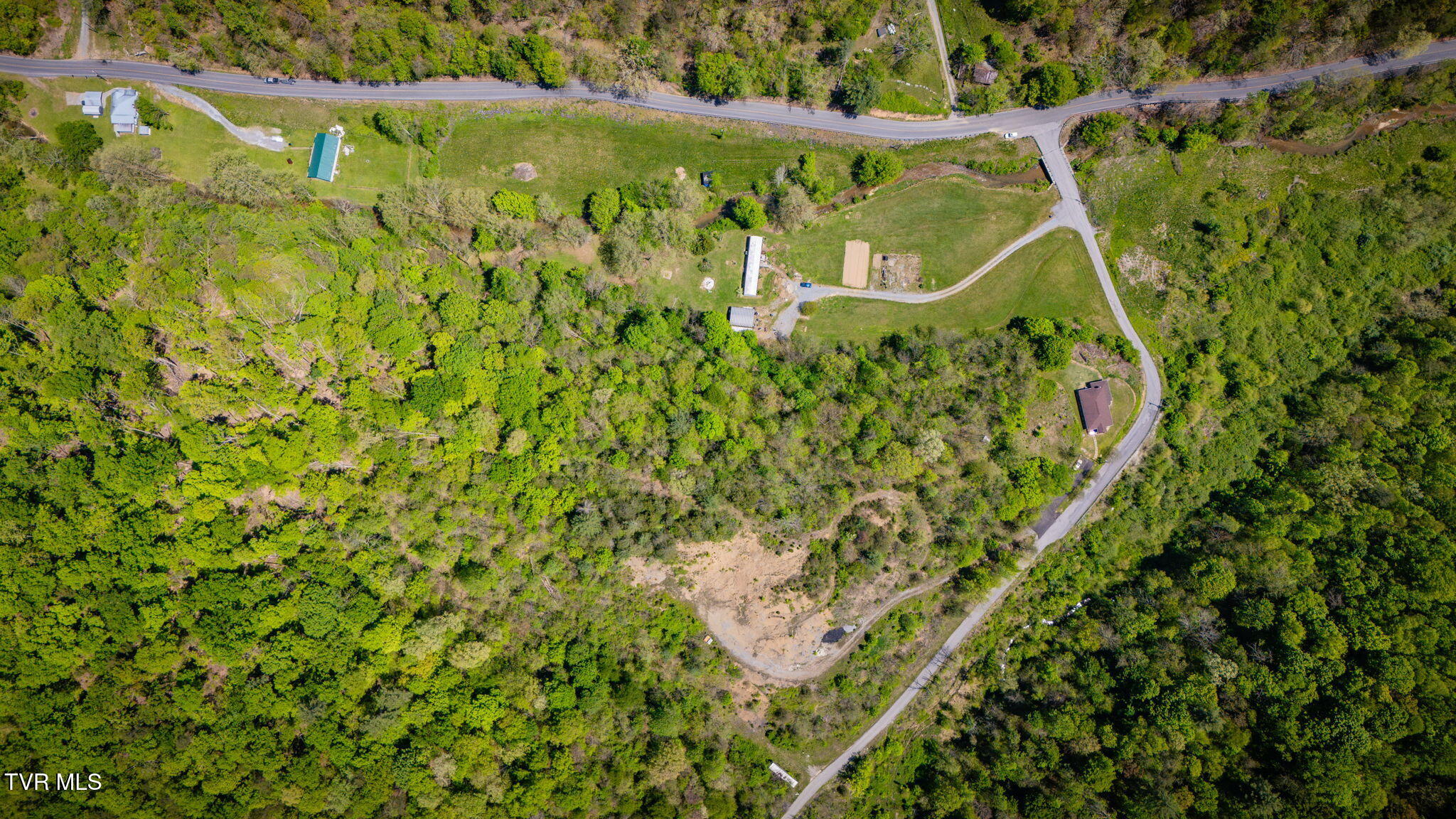 120 Bear Hollow Road Bristol, TN 37620 - Photo 36 of 43 113