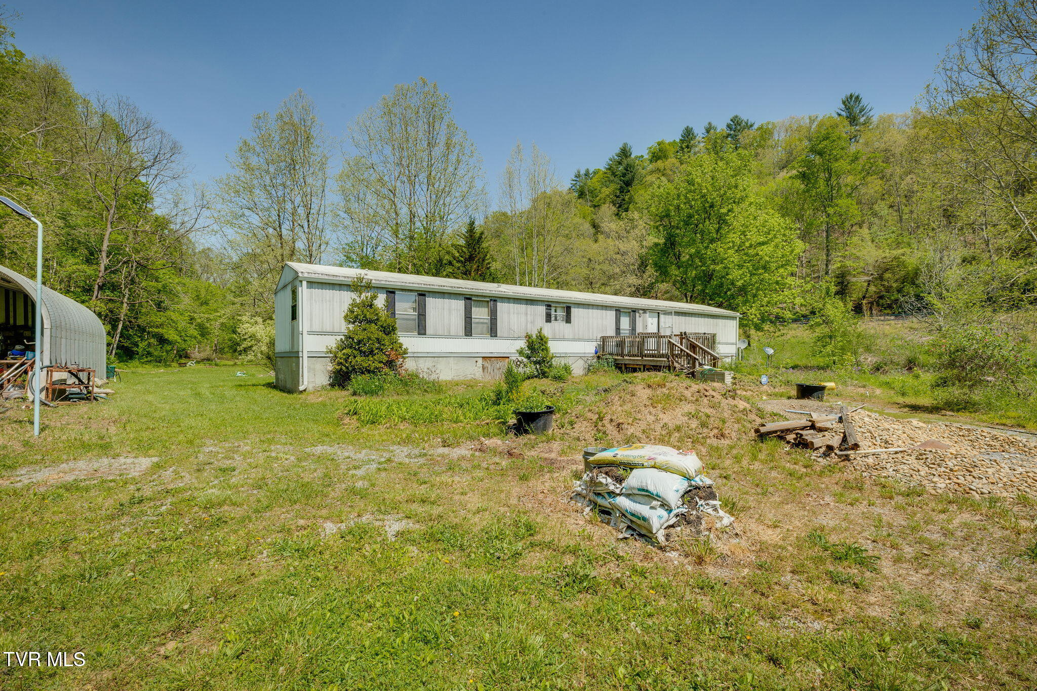 120 Bear Hollow Road Bristol, TN 37620 - Photo 39 of 43 003