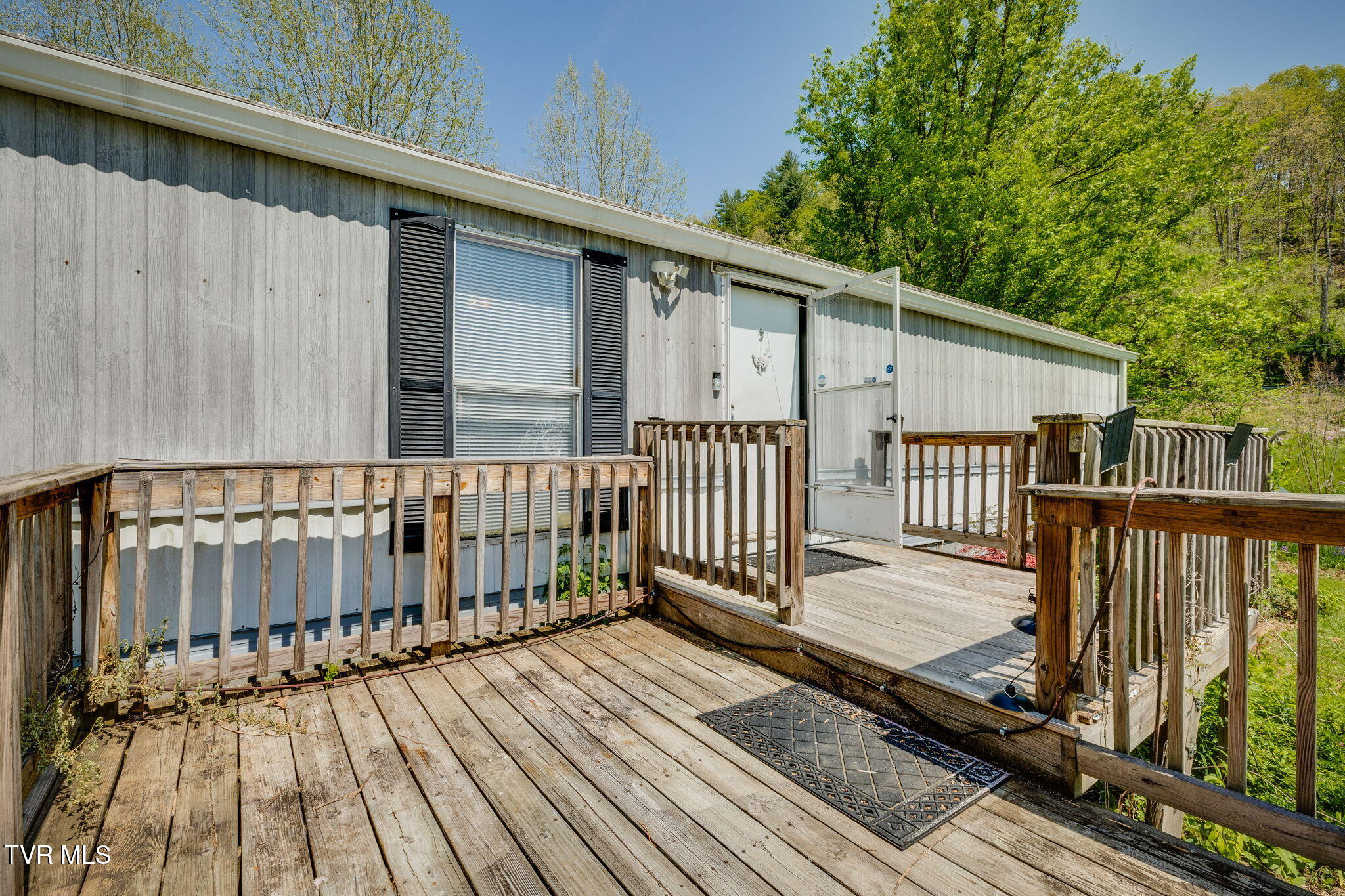 120 Bear Hollow Road Bristol, TN 37620 - Photo 40 of 43 004