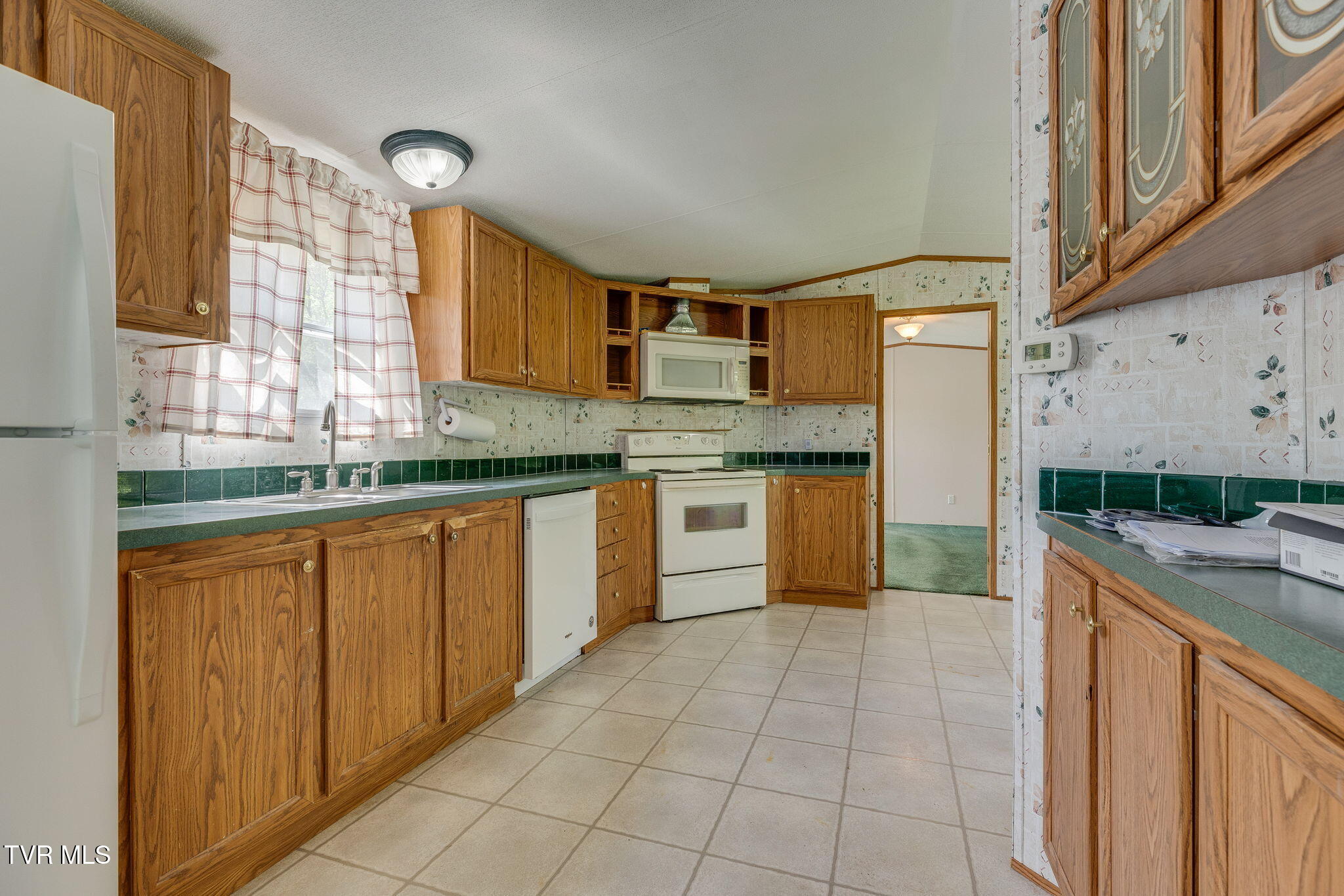 120 Bear Hollow Road Bristol, TN 37620 - Photo 9 of 43 008