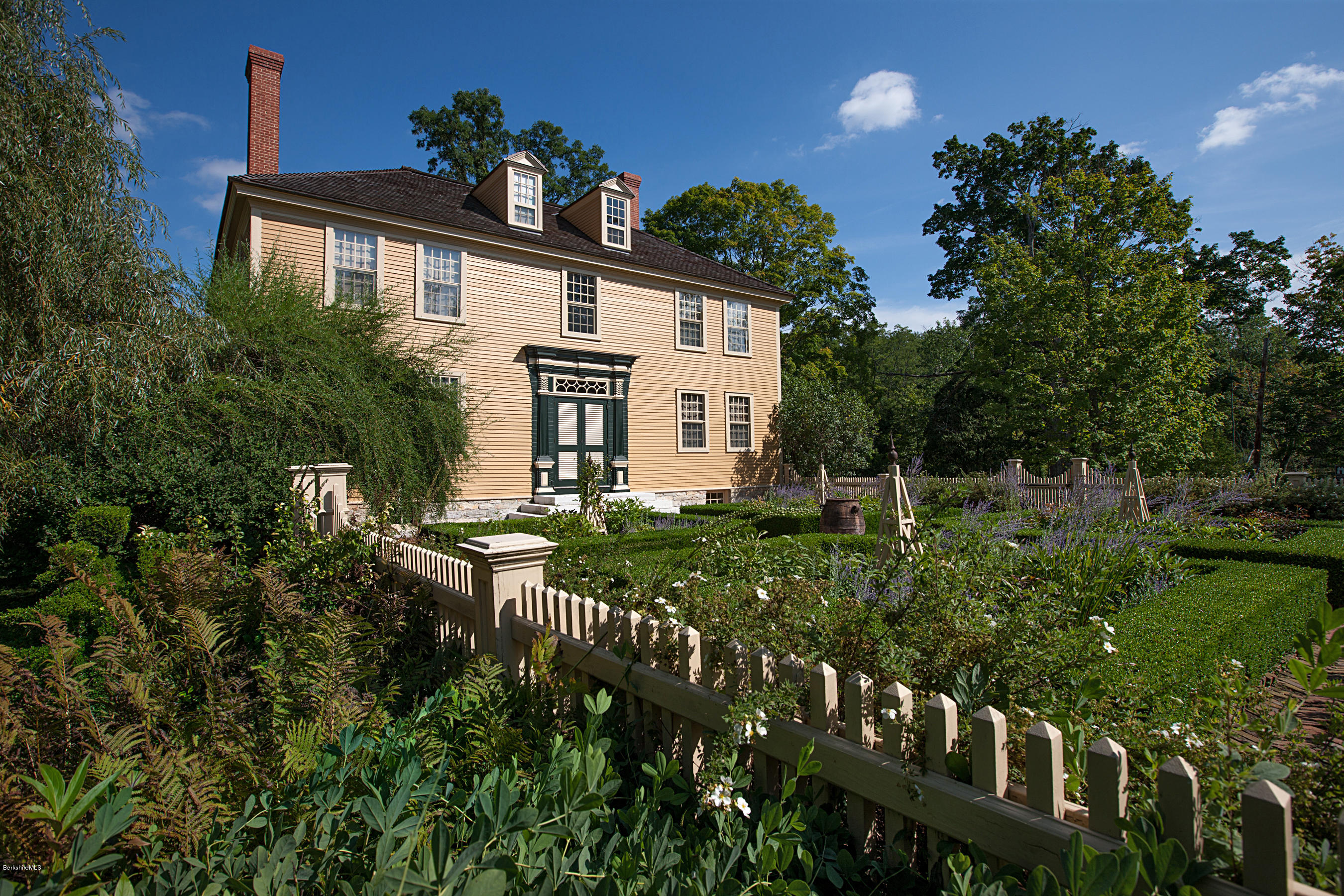 795 Rannapo Road Sheffield, MA 01257 - Photo 7 of 50 Garden-entrance