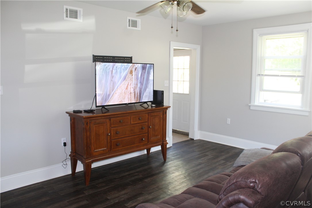117 Whiteside Road Sandston, VA 23150 - Photo 10 of 13 Gallery Image 10
