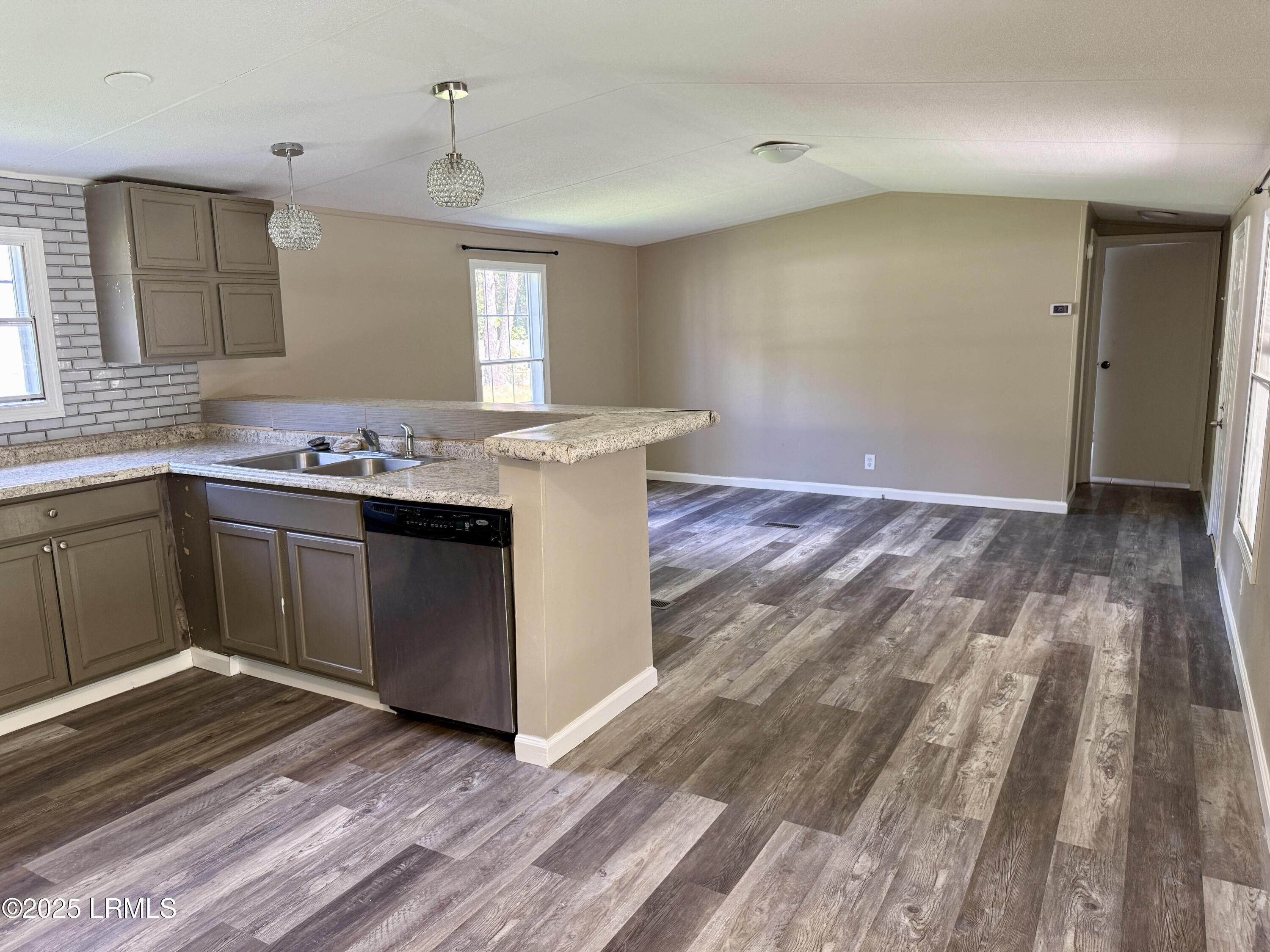 235 Forest Cove Ridgeland, SC 29936 - Photo 5 of 44 IMG_1744