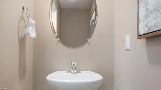 $347,440 | 1630 Faircrest Lane, Greensboro, NC 27406