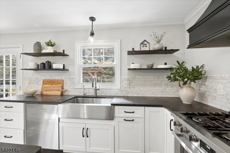 94 Bald Eagle Road Hackettstown, NJ 07840 - Photo 15 of 34