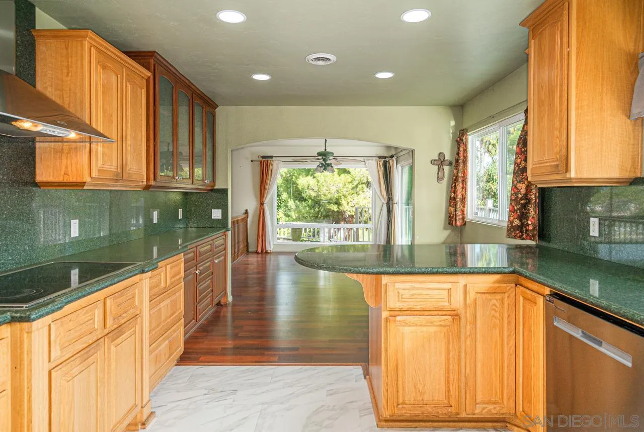 11467 Fuerte Farms Road El Cajon, CA 92020 - Photo 9 of 40 Gallery Image 9