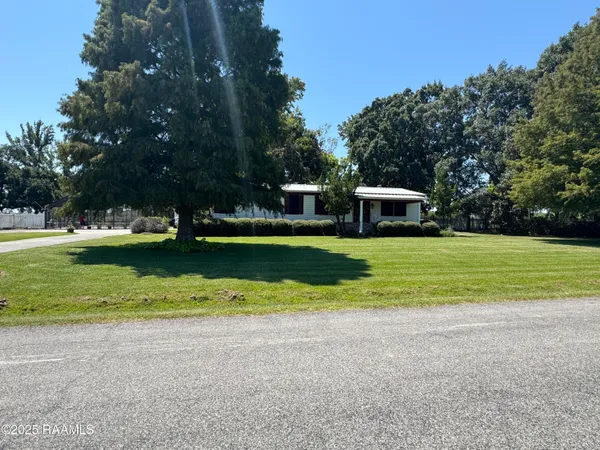 $179,500 | 15736 St Elmo Road, Erath, LA 70533