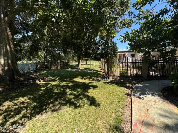 $179,500 | 15736 St Elmo Road, Erath, LA 70533