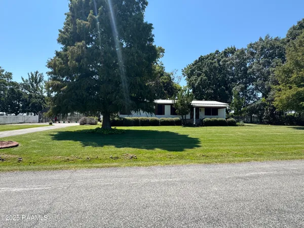 $179,500 | 15736 St Elmo Road, Erath, LA 70533
