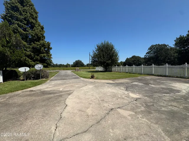 $179,500 | 15736 St Elmo Road, Erath, LA 70533