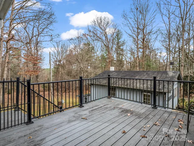 $590,000 | 136 Old Tanglewood Trail, Hendersonville, NC 28739